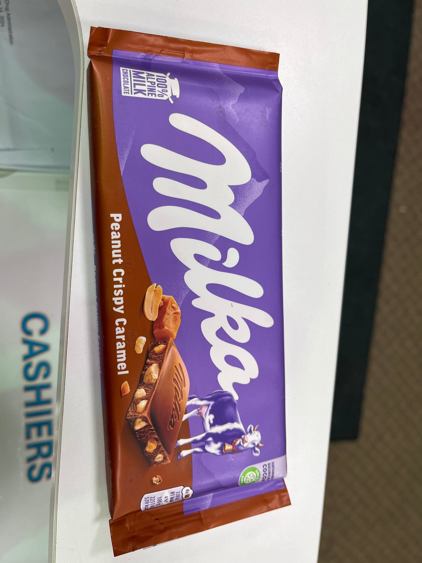 Milka peanut crispy caramel